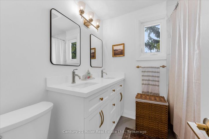 Photo 14 at 194 SOLINGATE Drive, BR Bronte, Oakville