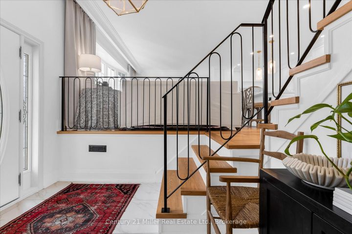 Photo 18 at 194 SOLINGATE Drive, BR Bronte, Oakville