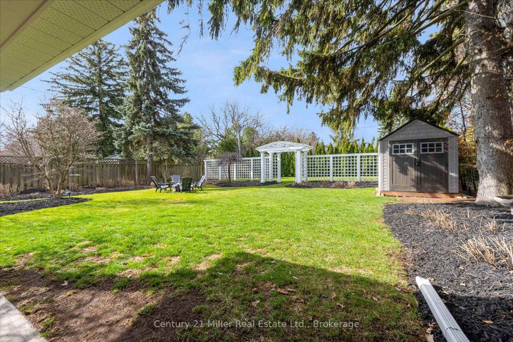 Photo 32 at 194 SOLINGATE Drive, BR Bronte, Oakville