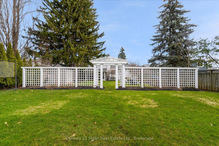 Photo 34 at 194 SOLINGATE Drive, BR Bronte, Oakville