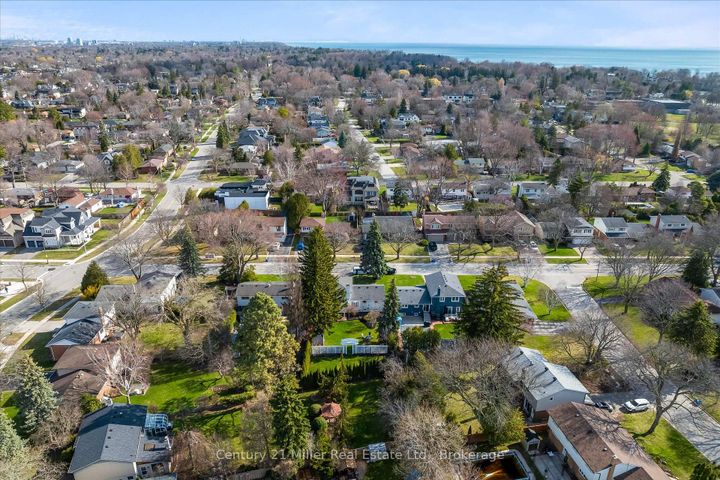 Photo 42 at 194 SOLINGATE Drive, BR Bronte, Oakville