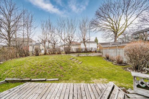 Photo 6 at 32 Deevale Road, CFB, Toronto