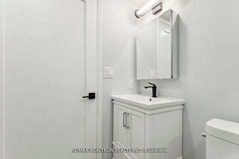 Photo 27 at 906 - 18 Merton Street, Mount Pleasant West, Toronto
