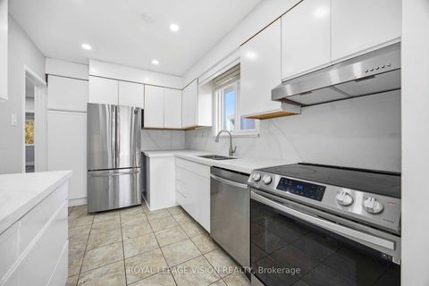 Photo 4 at 126 MILFORD HAVEN Drive, Morningside, Toronto