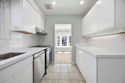 Photo 6 at 126 MILFORD HAVEN Drive, Morningside, Toronto