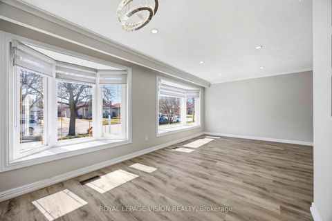 Photo 12 at 126 MILFORD HAVEN Drive, Morningside, Toronto