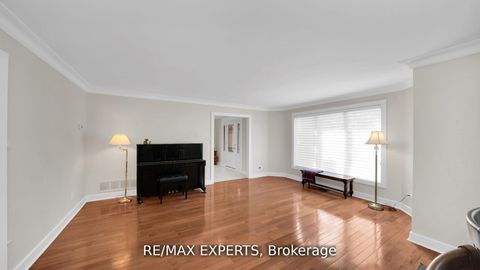 Photo 10 at 10 Kehoe Court, Nobleton, King