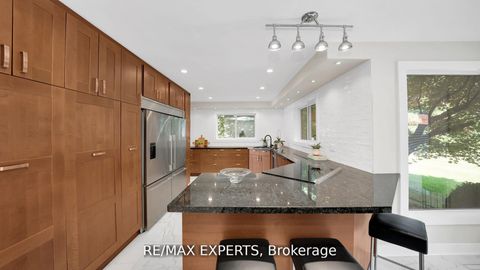 Photo 15 at 10 Kehoe Court, Nobleton, King