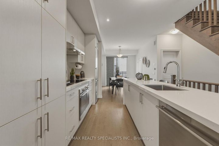 Photo 8 at 27 - 348 Wheat Boom Drive, JM Joshua Meadows, Oakville