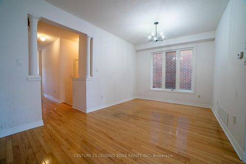 Photo 7 at 67 Sir Sanford Fleming Way, Patterson, Vaughan