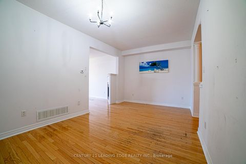 Photo 8 at 67 Sir Sanford Fleming Way, Patterson, Vaughan