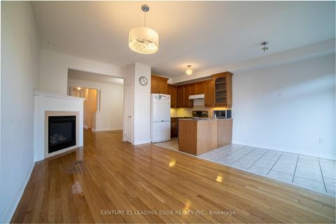 Photo 10 at 67 Sir Sanford Fleming Way, Patterson, Vaughan