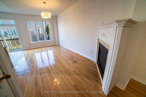 Photo 12 at 67 Sir Sanford Fleming Way, Patterson, Vaughan