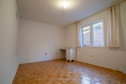 Photo 17 at 67 Sir Sanford Fleming Way, Patterson, Vaughan