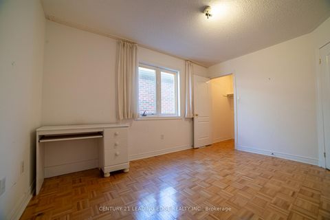 Photo 18 at 67 Sir Sanford Fleming Way, Patterson, Vaughan