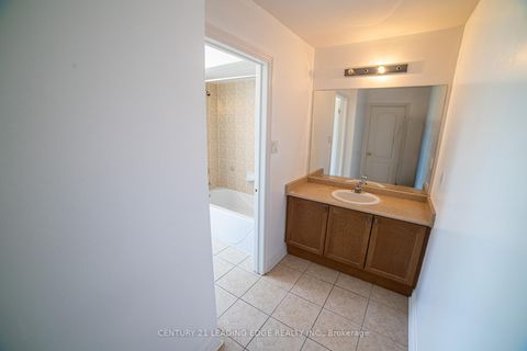 Photo 25 at 67 Sir Sanford Fleming Way, Patterson, Vaughan