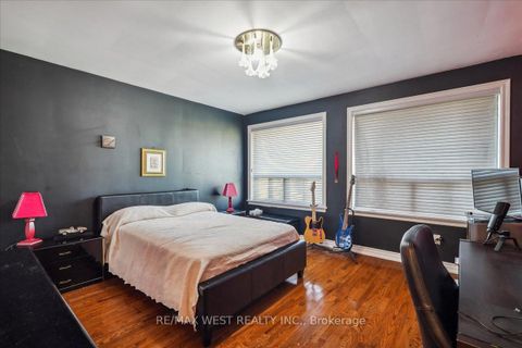 Photo 10 at 190 Sandys Drive, East Woodbridge, Vaughan