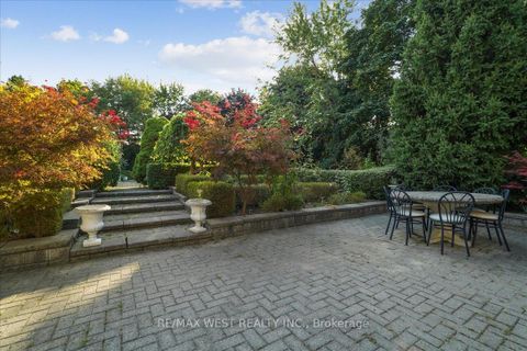 Photo 18 at 190 Sandys Drive, East Woodbridge, Vaughan