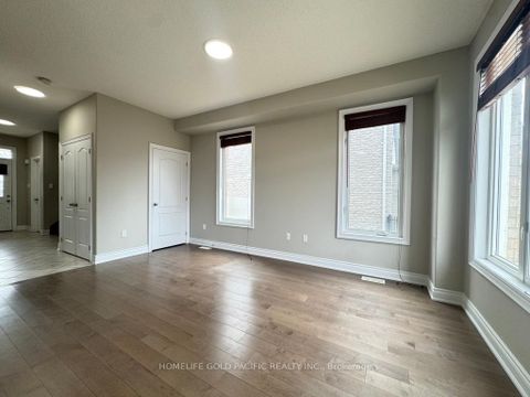 Photo 3 at 86 Nathan Crescent, Painswick South, Barrie