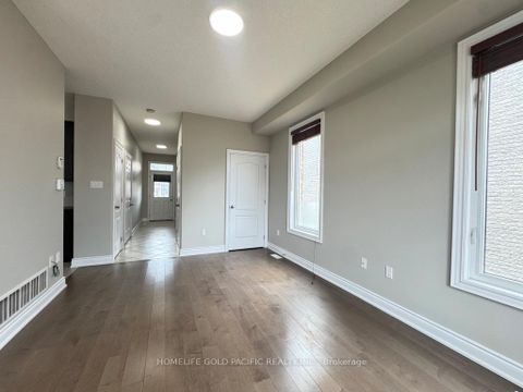 Photo 9 at 86 Nathan Crescent, Painswick South, Barrie