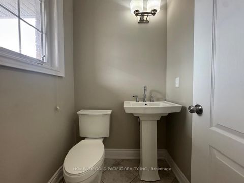 Photo 11 at 86 Nathan Crescent, Painswick South, Barrie