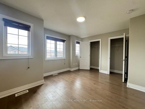 Photo 13 at 86 Nathan Crescent, Painswick South, Barrie