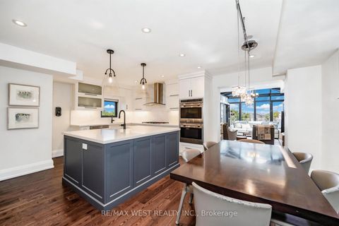 Photo 2 at 79 Elmsthorpe Avenue, Forest Hill South, Toronto