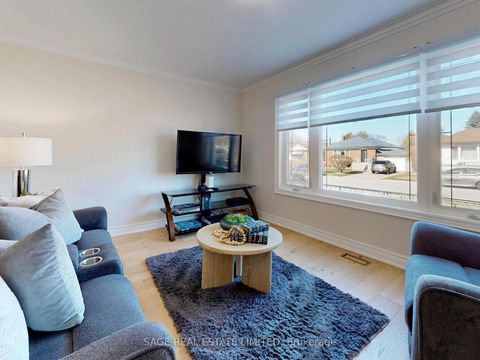 Photo 6 at 8 Lombardy Crescent, Kennedy Park, Toronto