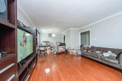 Photo 7 at 213 Grandravine Drive, York University Heights, Toronto