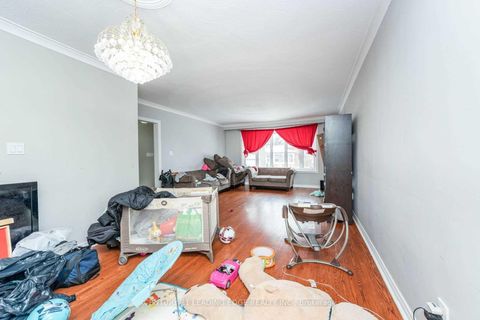 Photo 9 at 213 Grandravine Drive, York University Heights, Toronto