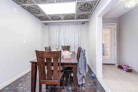 Photo 10 at 213 Grandravine Drive, York University Heights, Toronto