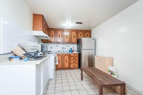 Photo 28 at 213 Grandravine Drive, York University Heights, Toronto