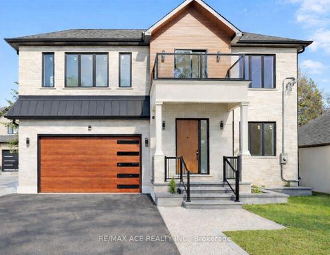 Photo 2 at 5 Larwood Boulevard, Cliffcrest, Toronto