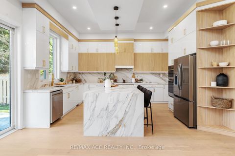 Photo 5 at 5 Larwood Boulevard, Cliffcrest, Toronto