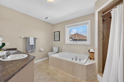 Photo 24 at 21 Tascona Court, Little Lake, Barrie