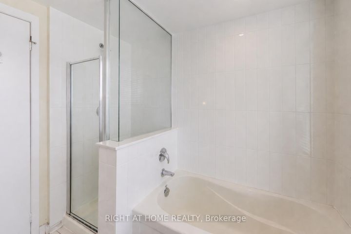 Photo 5 at TH07 - 25 Singer Court, Bayview Village, Toronto