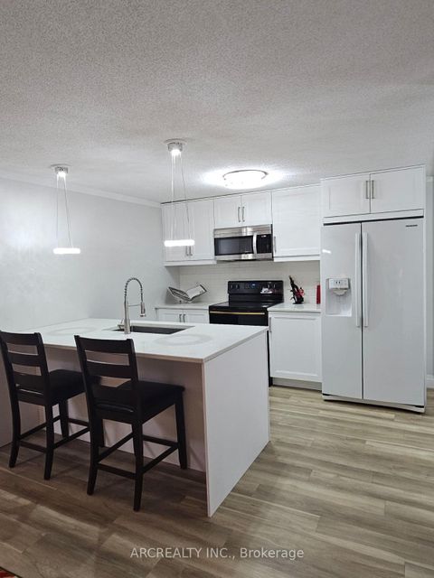 Photo 6 at 108 Loggers Run, Ardagh, Barrie