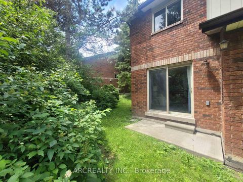 Photo 20 at 108 Loggers Run, Ardagh, Barrie