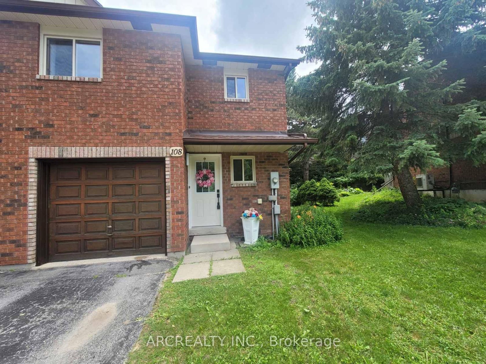 108 Loggers Run, Ardagh, Barrie photo 2