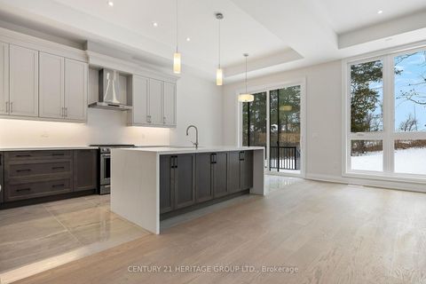 Photo 5 at 159 Snively Street, Oak Ridges Lake Wilcox, Richmond Hill