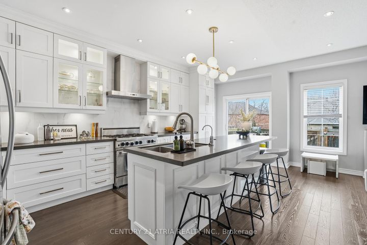 Photo 2 at 72 Dovetail Drive, Oak Ridges Lake Wilcox, Richmond Hill