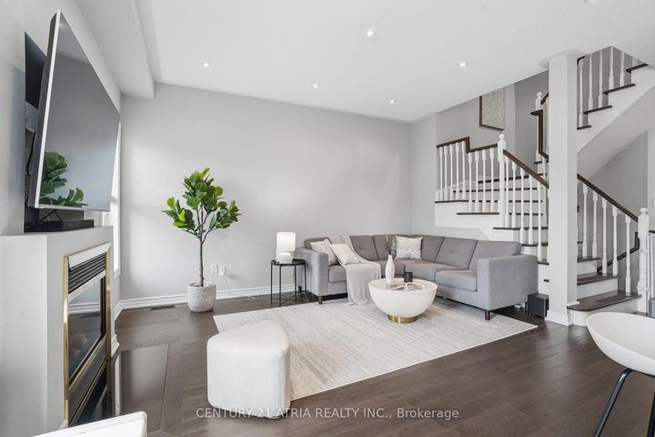 Photo 9 at 72 Dovetail Drive, Oak Ridges Lake Wilcox, Richmond Hill