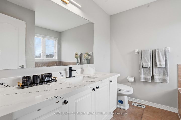 Photo 15 at 72 Dovetail Drive, Oak Ridges Lake Wilcox, Richmond Hill