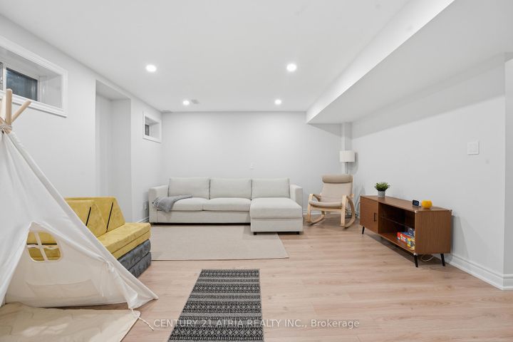 Photo 22 at 72 Dovetail Drive, Oak Ridges Lake Wilcox, Richmond Hill