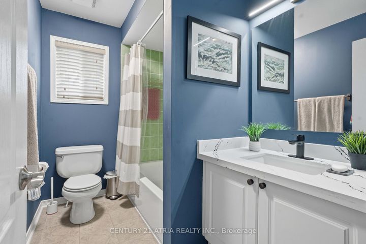 Photo 25 at 72 Dovetail Drive, Oak Ridges Lake Wilcox, Richmond Hill