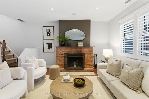 Photo 1 at 261 Castlefield Avenue, Eglinton, Toronto