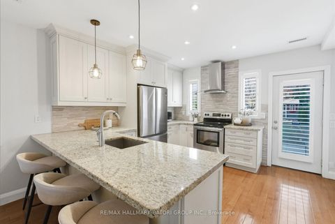 Photo 6 at 261 Castlefield Avenue, Eglinton, Toronto