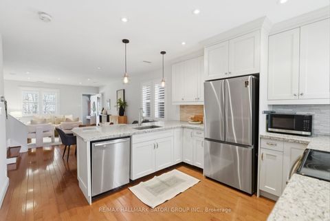 Photo 9 at 261 Castlefield Avenue, Eglinton, Toronto