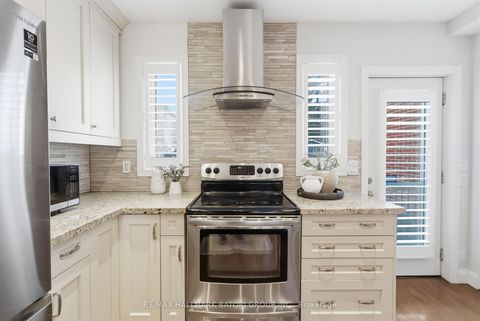 Photo 11 at 261 Castlefield Avenue, Eglinton, Toronto