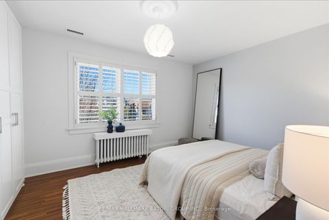 Photo 12 at 261 Castlefield Avenue, Eglinton, Toronto